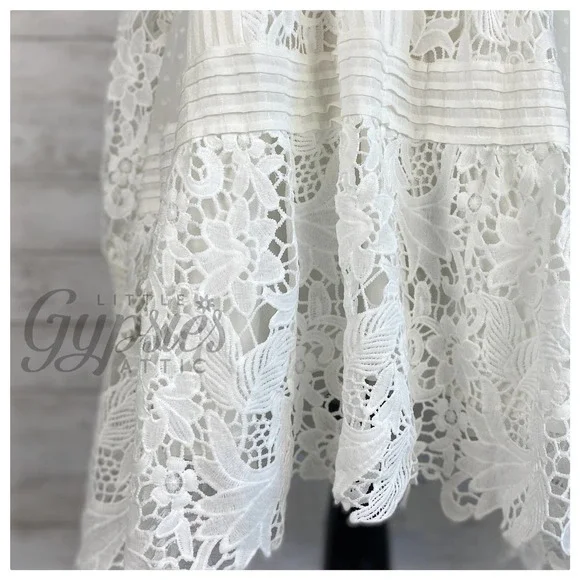 POL Romance in Lovely Lace Dress - Picture 9 of 12